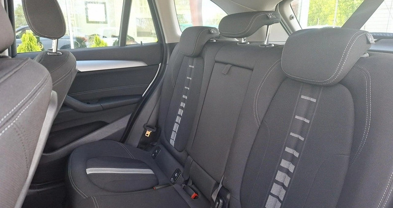 BMW X1 cena 107900 przebieg: 49122, rok produkcji 2021 z Swarzędz małe 352